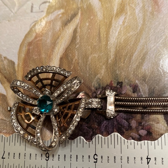 Sterling Mazer bracelet w/green rhinestone in center of flower 6 3/4” Vintage - Picture 3 of 17